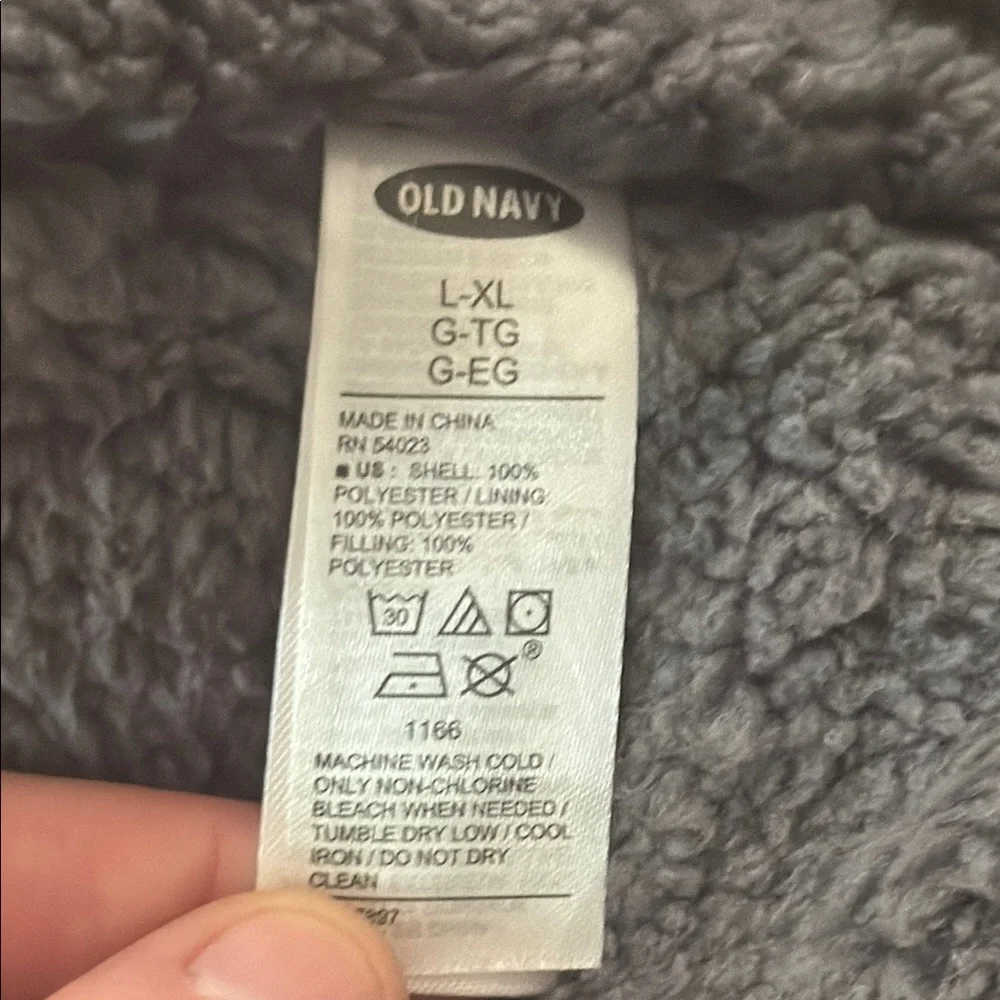 Old Navy Black and Gray Camo Hat with Ear Flaps